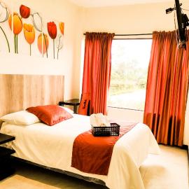 Hotel Las Mercedes Airport-Quito，位于塔巴贝拉的酒店