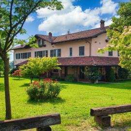 Cascina Papa Mora，位于Cellarengo的酒店