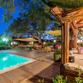 Hotel & Glamping Borgo di Campagna，位于波尔图圣保罗的酒店