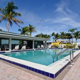 Americas Best Value Inn Fort Myers，位于迈尔斯堡的酒店