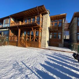 Katarino Spa Chalet，位于拉兹洛格的酒店