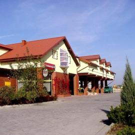VENA Noclegi Restauracja Sala Bankietowa，位于Malanów的酒店