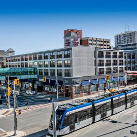 Crowne Plaza Kitchener-Waterloo by IHG，位于基奇纳的酒店
