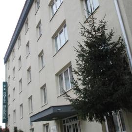 Hotel Merkur,位于密古雷休治的酒店