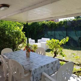 SUNFLOWER Cosy Cottage AC and Parking space，位于蒙特罗索阿尔马雷的酒店