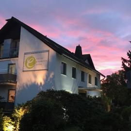 Hotel Eikamper Höhe，位于奥登塔尔的酒店