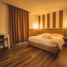 Hotel Continental，位于雷焦卡拉布里亚的酒店