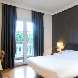 Hotel Urdanibia Park,位于伊伦的酒店