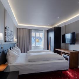 2H Horizon Hotel,位于奥斯赛拜-屈隆斯博恩的酒店