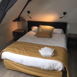 Le Relais，位于Saint-Quentin-les-Anges的酒店