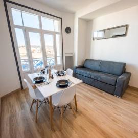 LE SEQUOIA Appart' pour 4 au Cœur de ville VICHY，位于维希的酒店