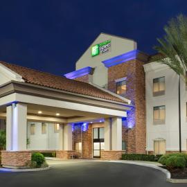Holiday Inn Express & Suites Merced - Yosemite Natl Pk Area by IHG，位于默塞德的酒店