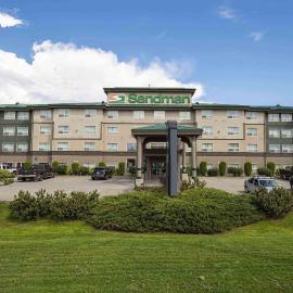 Sandman Hotel Quesnel，位于克内尔的酒店