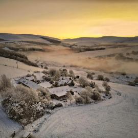 Easter Corrie Cottages，位于Ballindalloch的酒店