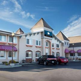 Magnuson Grand Pioneer Inn and Suites，位于埃斯卡诺巴的酒店