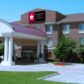 Magnuson Hotel Commerce，位于Commerce的酒店
