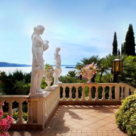 Park Hotel Ville Montefiori Spa & Centro Benessere，位于加尔多内-里维耶拉的酒店