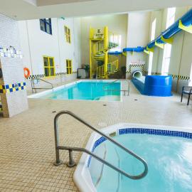 Redwood Inn & Suites,位于Clairmont的酒店