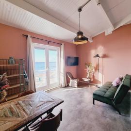 Beach Hotel Oostvoorne，位于东福尔讷的酒店
