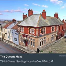 The queens head,位于滨海纽比金的酒店