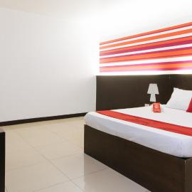 RedDoorz @ EL Highway Hotel Bulacan，位于Bulakan的酒店