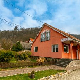 JULIA Garden House，位于锡吉什瓦拉的酒店