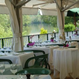 Auberge Les Tilleuls,位于Vincelottes的酒店