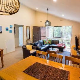 Holiday Home in the Heart of Anglesea，位于安吉西的酒店