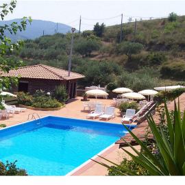 Hotel Brutium,位于托尔托拉的酒店