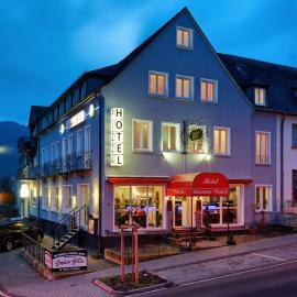 Hotel Dolce Vita，位于贝尔恩卡斯特尔-库斯的酒店