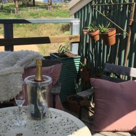 Springmead Rustic Cabin，位于Rydal的酒店