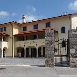 Hotel Malovec，位于迪瓦查的酒店
