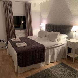Hotell Kaprifol，位于亨尼博斯特兰德的酒店