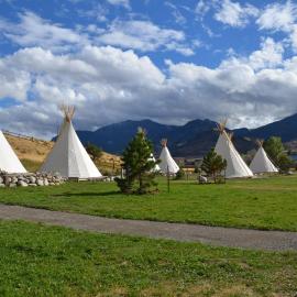 Dreamcatcher Tipi Hotel,位于加德纳的酒店