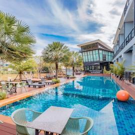 Phuengluang Riverside Hotel Chanthaburi，位于尖竹汶的酒店