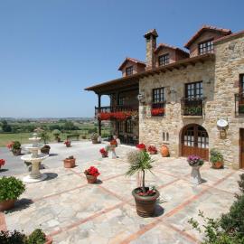 Hotel Rural "Posada EL SOLAR" Gintonic Bar con "Terraza panorámica GINTONIC BAR puesta del sol"