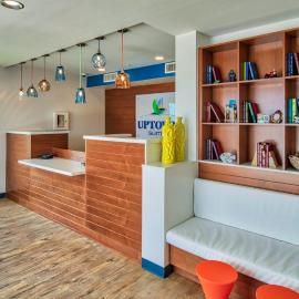 Uptown Suites Extended Stay Nashville TN - Smyrna,位于士麦那的酒店