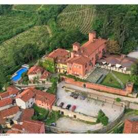 Castello Rosso，位于科斯蒂廖莱萨卢佐的酒店