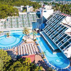 Queen's Park Resort Göynük，位于凯麦尔的酒店