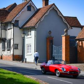 The Gate Cottage，位于萨克斯特德的酒店