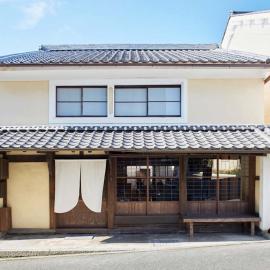 Hostel & Tatami Bar Uchikobare -内子晴れ-，位于Uchiko的酒店