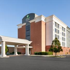Holiday Inn Express Hotel & Suites Norfolk Airport by IHG，位于诺福克的酒店