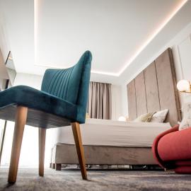 Hotel Krilo，位于珀德垂那的酒店