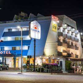 Hotel Plaza del Sol，位于埃莫西约的酒店