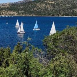 Naturaleza en el pantano de San Juan，位于圣马丁德巴尔代格莱西亚斯的酒店