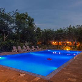 Airport Planet Lodge，位于Kingori的酒店