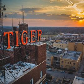 voco The Tiger Hotel, Columbia, MO by IHG,位于哥伦比亚的酒店