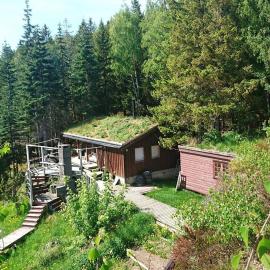 Cottage - Sleeps 6 - Parking - Patio，位于Ytteroy的酒店