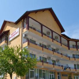 Hotel President，位于百乐·奥拉内斯蒂的酒店