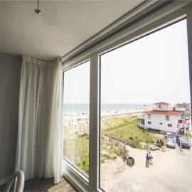 Surf Club Oceanfront Hotel，位于杜威海滩的酒店